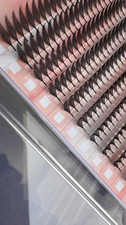 (Single length) Anime Spikes Black lashes 12 lines